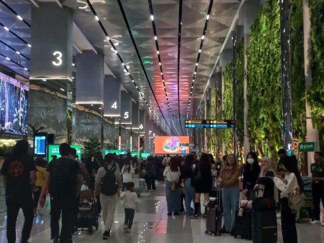 
H+4 Lebaran, 77.915 Penumpang Arus Balik Padati Bandara Soekarno-Hatta / Jumat 04 April 2025, foto ; Yanto 