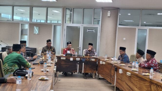 
Rektor UMT Dorong Sinergi Antar-PTMA saat Kunjungan PWM Banten ke PWM Jateng