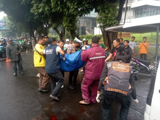 
Foto : Relawan One Ambulance kota Tangerang 