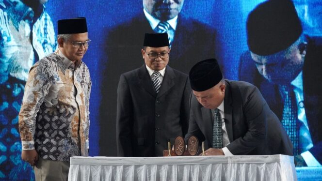
Resmi Dilantik Jadi Rektor UMT, Desri Arwen Bidik Prodi Kedokteran dan Transformasi Digital