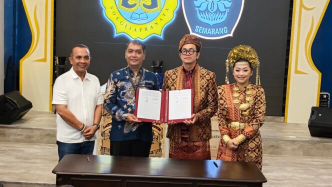 
Kemenparekraf Luncurkan Beasiswa 1.000 Sarjana Petani untuk Regenerasi Petani Kopi Indonesia/ Minggu 02 November 2025 / WARTAXPRESS.com /