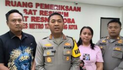 Kapolres Metro Tangerang Kota, Kombespol Raden Muhammad Jauhari, menjelaskan kronologi Siswi anak hilang yang di temukan pihak kepolisian, Rabu 12 November 2025. WARTAXPRESS.com