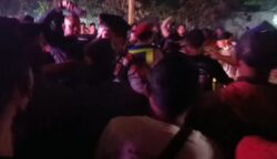Warga menggeruduk kafe di dekat Puspemkab Tangerang diduga jadi tempat miras dan PSK