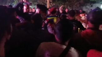 Warga menggeruduk kafe di dekat Puspemkab Tangerang diduga jadi tempat miras dan PSK