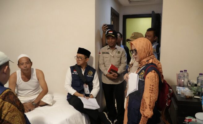 Ketua Tim Pengawas (Timwas) Haji DPR RI, Cucun Ahmad Syamsurijal saat melakukan inspeksi mendadak (sidak) ke pemondokan jemaah haji Indonesia di Hotel Buruz Hidayah, Makkah