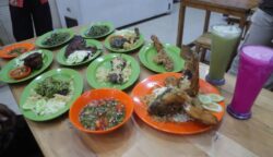 Sambal Pecak Jasman 58 khas Medan, Sumatera Utara.