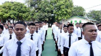 Para peserta kegiatan menyimak pemaparan mengenai peluang kerja di Jepang pada sektor perhotelan dan penerbangan.