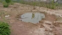 Proyek pembangunan Hutan Bambu Cisoka di Desa Bojong Loa, Kecamatan Cisoka, Kabupaten Tangerang, tampak belum rampung dibangun.