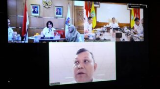 Dalam Forum Reboan Kemendagri, Wali Kota Tangerang H. Sachrudin menekankan pentingnya integrasi sistem informasi dan penguatan layanan pemerintahan berbasis digital guna meningkatkan efektivitas penyelenggaraan pemerintahan.