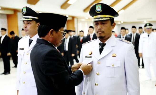 Wali Kota Tangerang H. Sachrudin didampingi Wakil Wali Kota H. Maryono melantik 102 pejabat di lingkungan Pemerintah Kota Tangerang di Aula Al-Amanah, Pusat Pemerintahan Kota Tangerang, Jumat, 31 Juli 2026.
