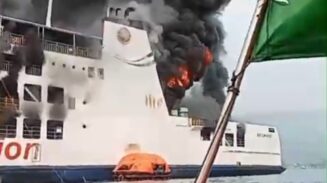 KMP Batumandi terbakar di perairan Selat Sunda dekat Dermaga 6 ASDP Merak, Kelurahan Mekarsari, Kecamatan Pulomerak, Kota Cilegon, Banten.