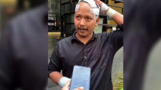 Ahmad Andalusi, driver taksi online mendapat luka tusukan dan bacokan setelah diserang penumpangnya di Pamulang.